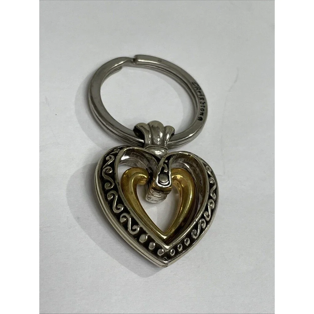 BRIGHTON ELLINGTON DOUBLE HEART REVERSE DESIGN TWO TONE  W/BLK ENAMEL KEY CHAIN
